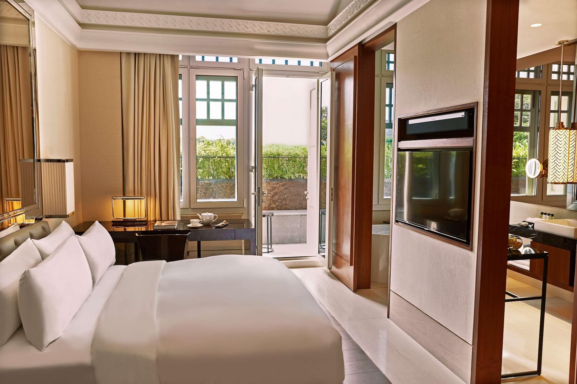 Khách sạn The Capitol Kempinski 5*
